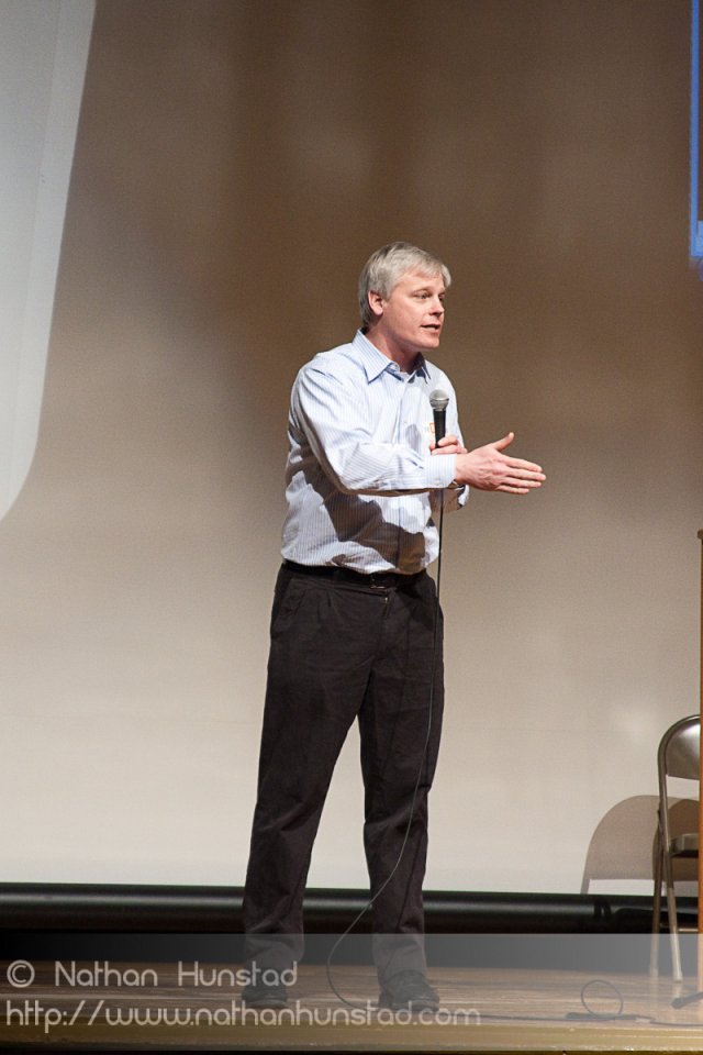 Representative Paul Thissen, also running for governor, addresse